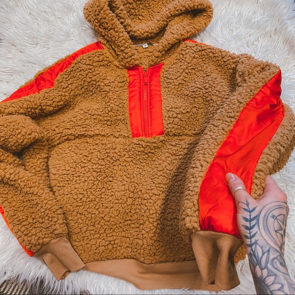 Express Sweaters - Express Sherpa hoodie one eleven teddy bear half zip pullover M